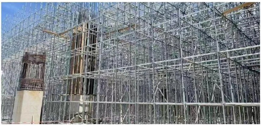 Ringlock scaffolding installation