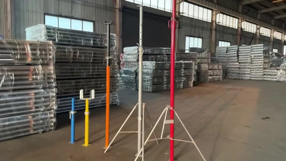 Prop samples and bundled stock inside the Nuohong warehouse
