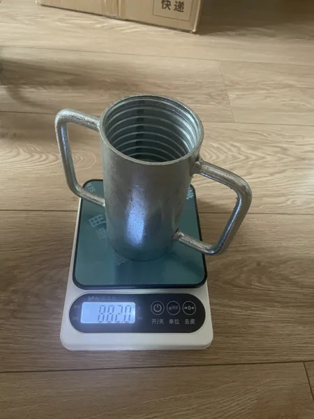 Cup-type prop nut on a digital scale
