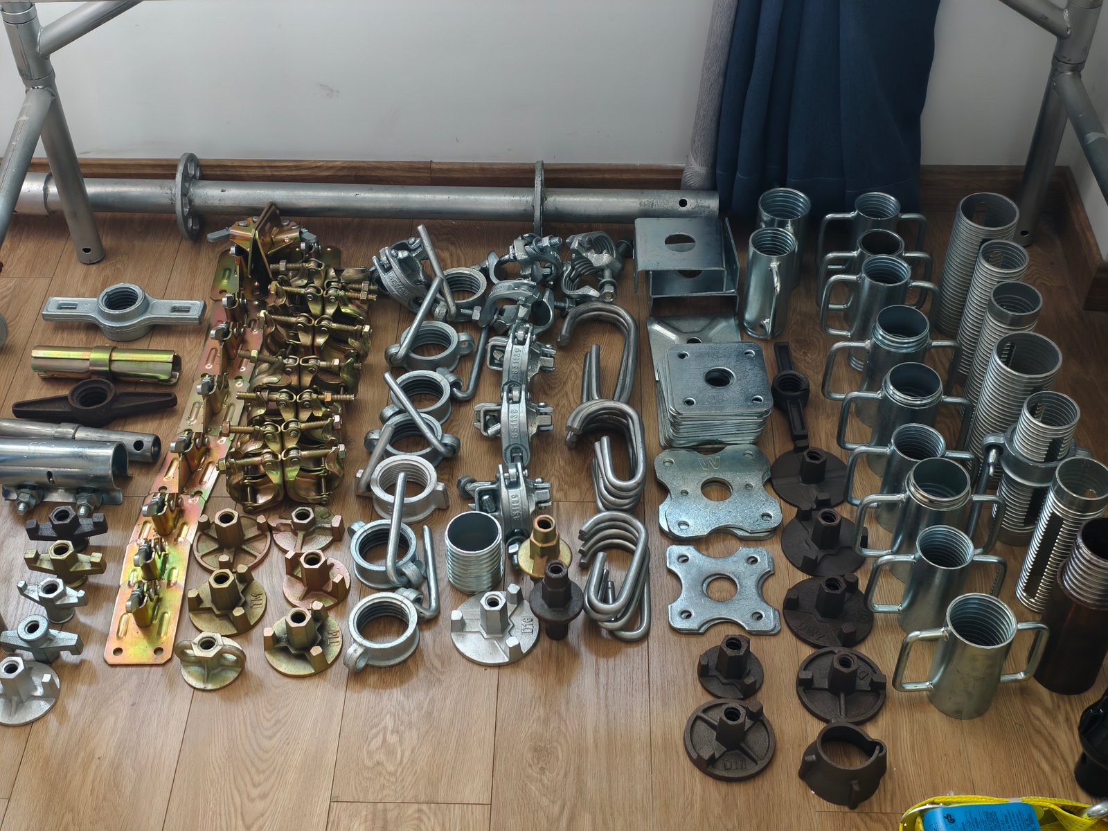 Nuohong sample assortment · mixed scaffold fittings