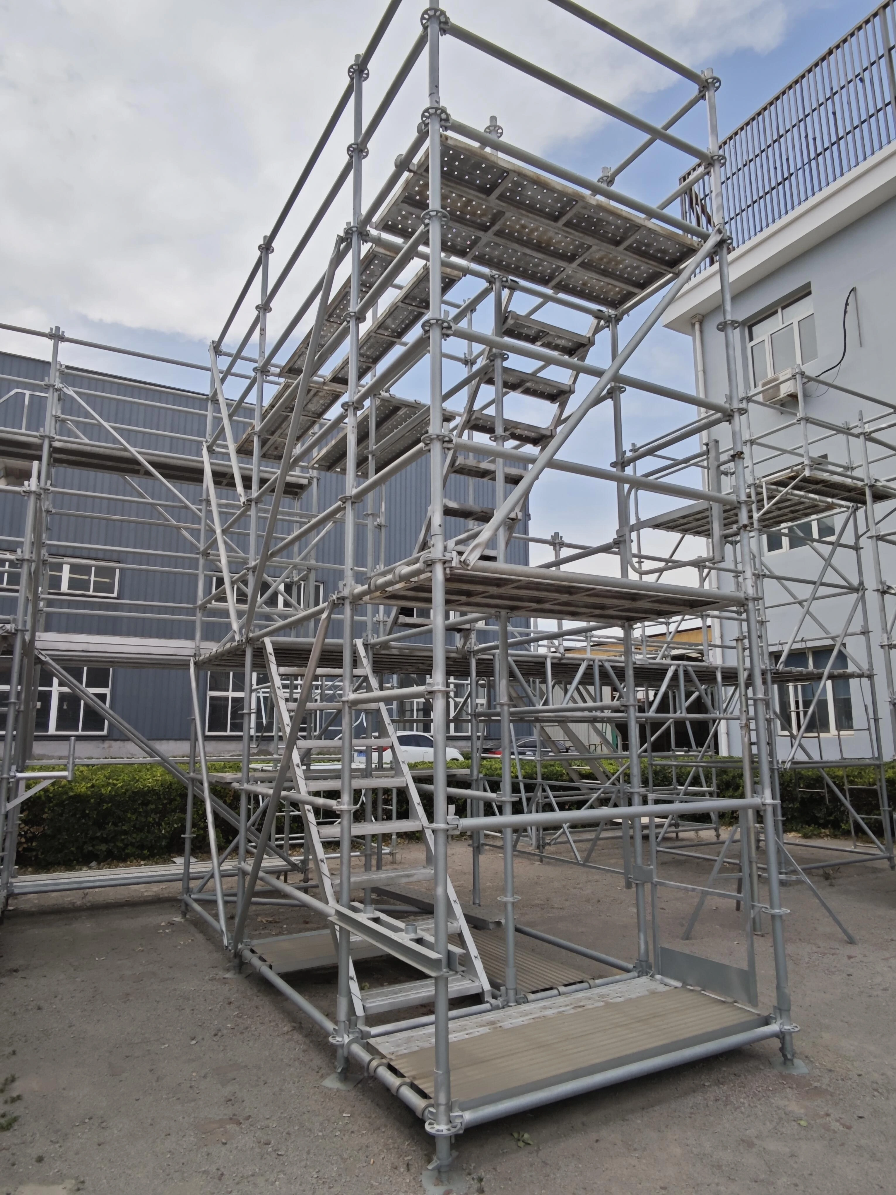 Ringlock assembled bay