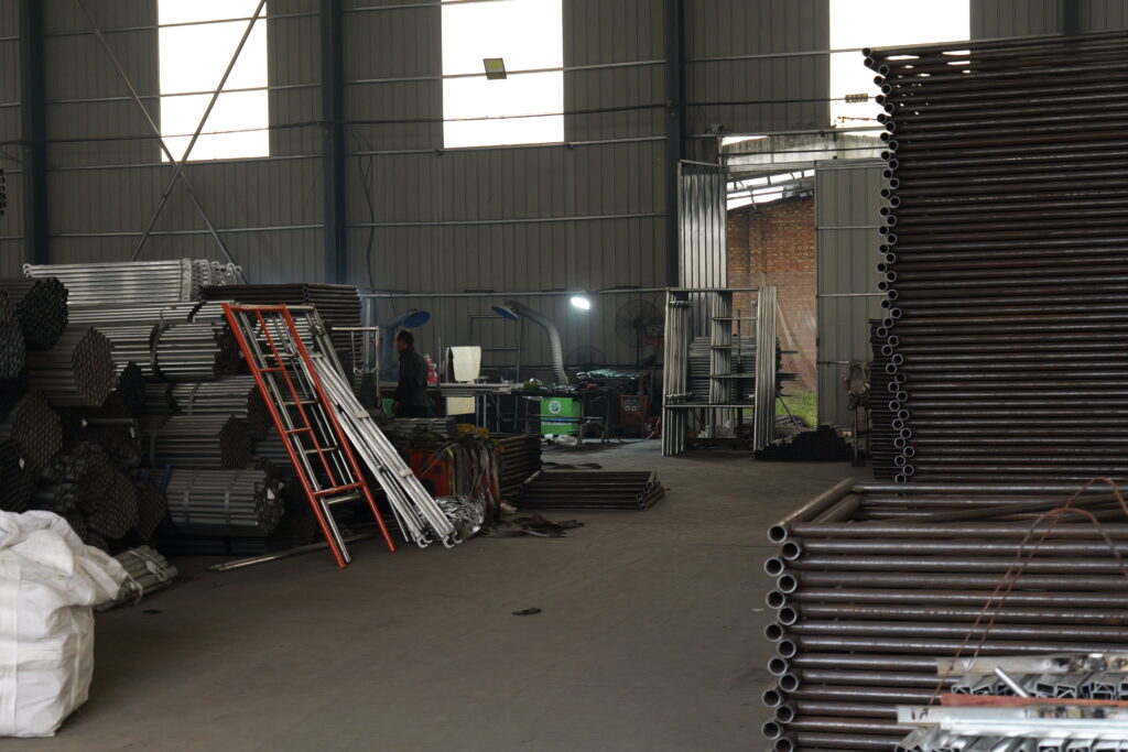 Custom manufacturing workshop for high strength steel frame scaffolding and pipes in source factory